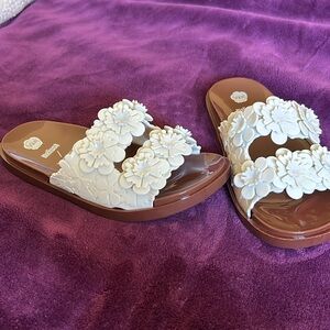 Melissa/Victor&Rolf slides
Size 6 women’s
Brand new